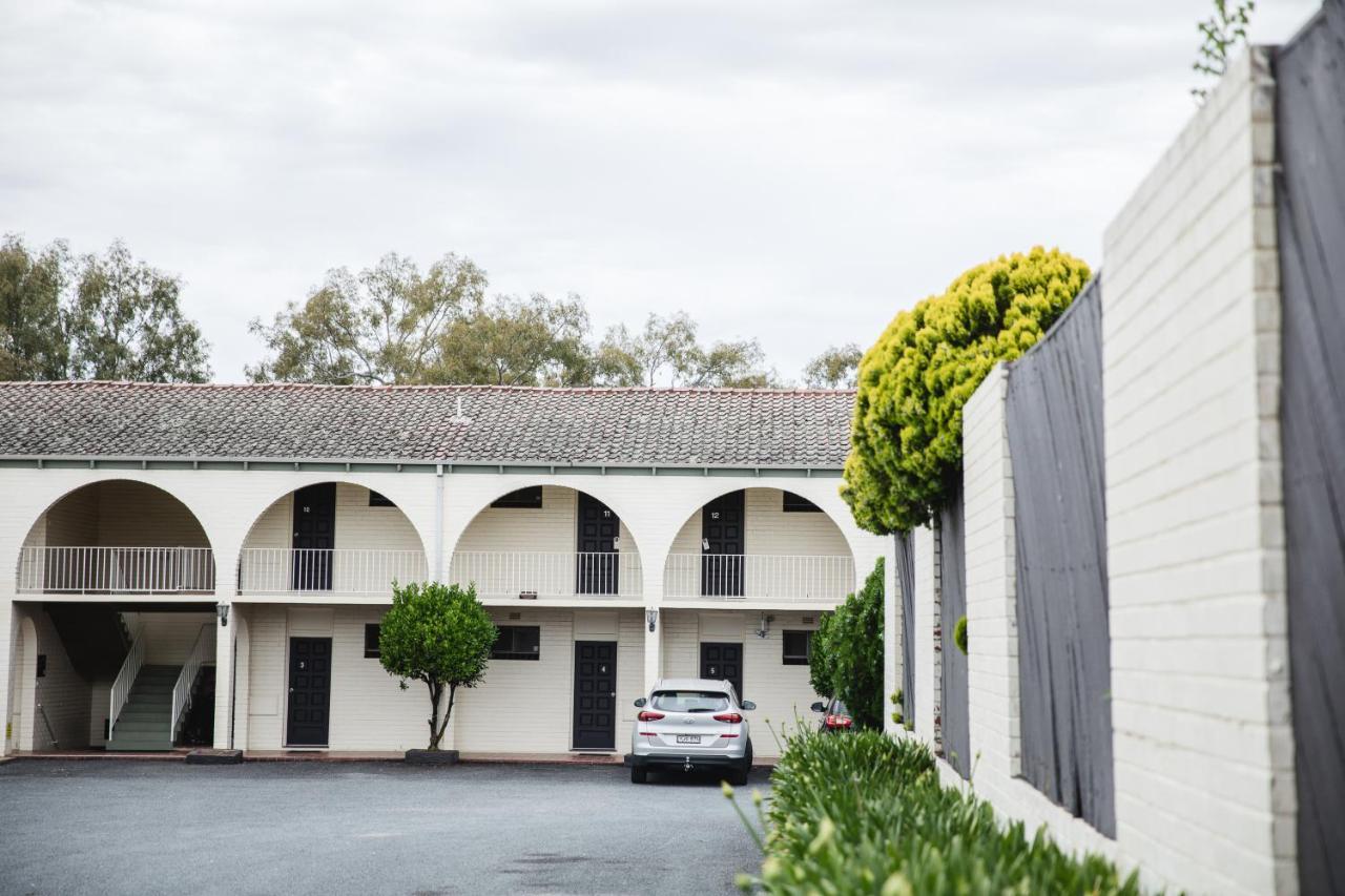 Motel Harriet House Tumut Extérieur photo