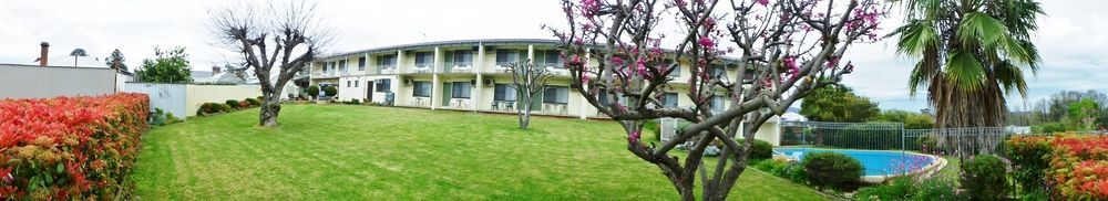 Motel Harriet House Tumut Extérieur photo